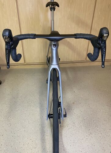 SUPER CLEAN Trek Madone SLR 6 DISC Ultegra W/ Bontrager XXX 6 Carbon Wheels 56cm - Fresh Stock Dated December 2025