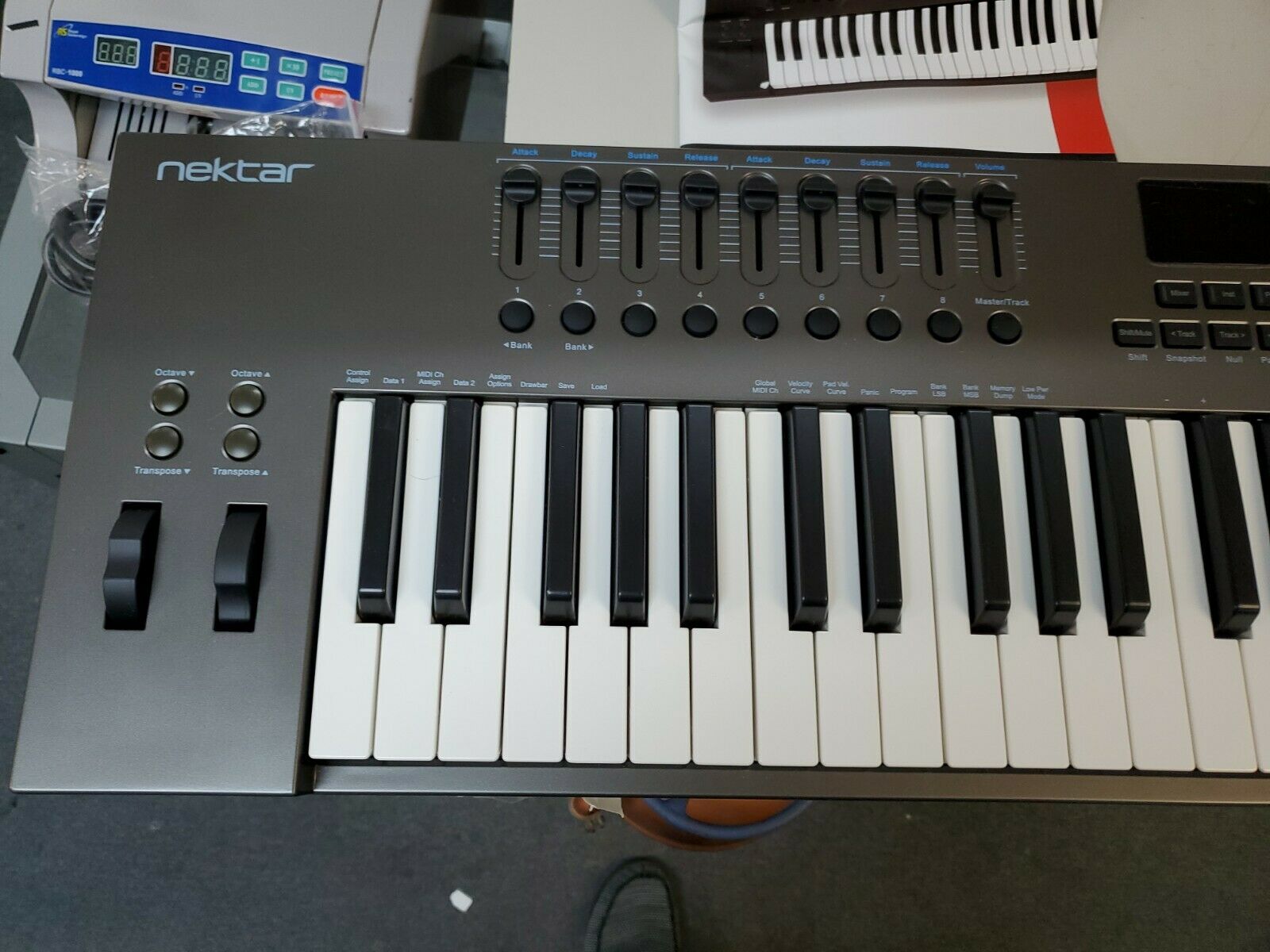 IMPACT 61+ USB CONTROLLER KEYBOARD NEKTAR INTEGRATED 8 TRACK MUSICAL - Fresh Stock Dated December 2025