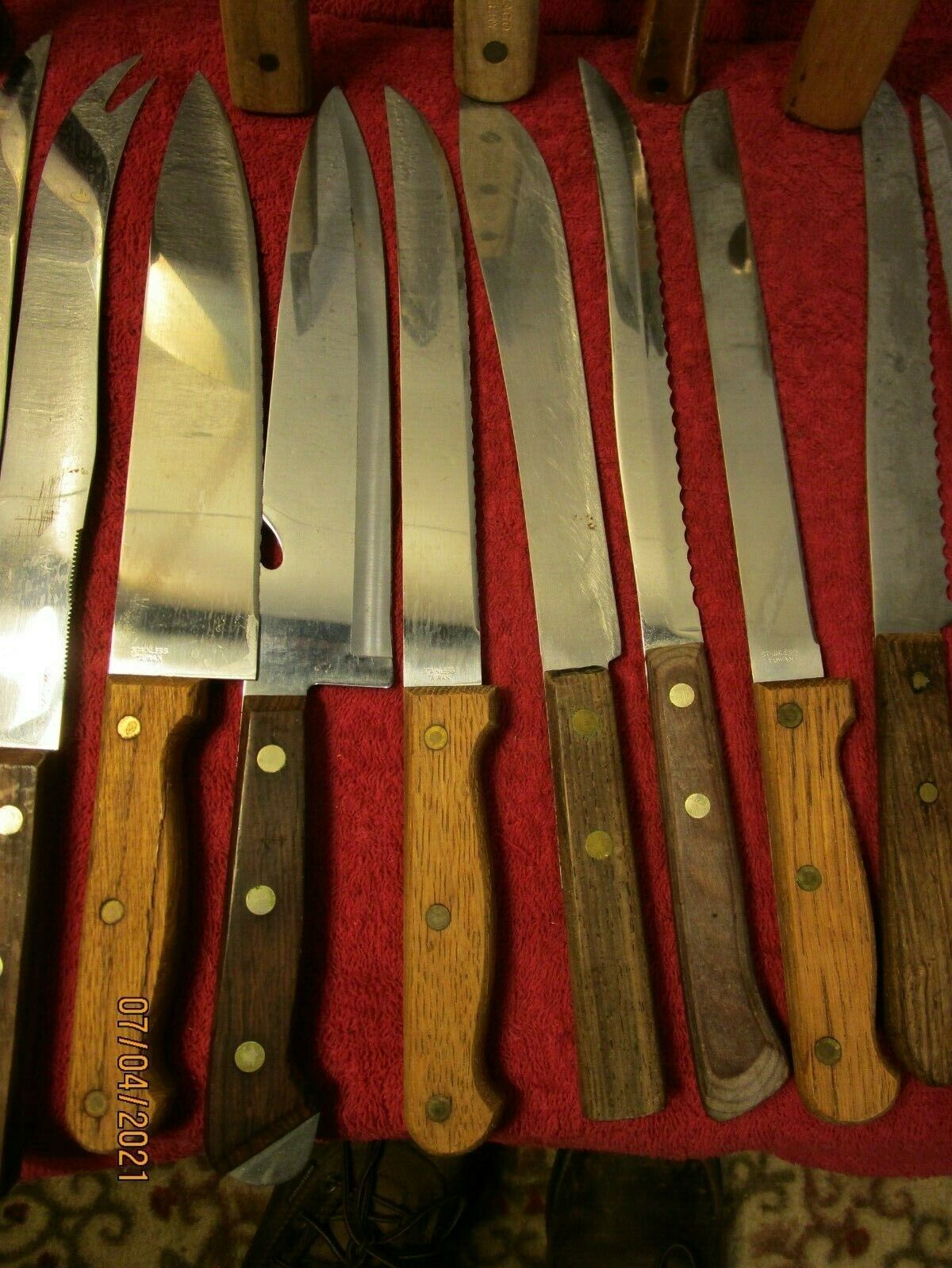 Lot of Vintage Wood Handle Kitchen Knives Mixed Tramotina Chicago Vernco Knife - Fresh Stock Dated January 2026
