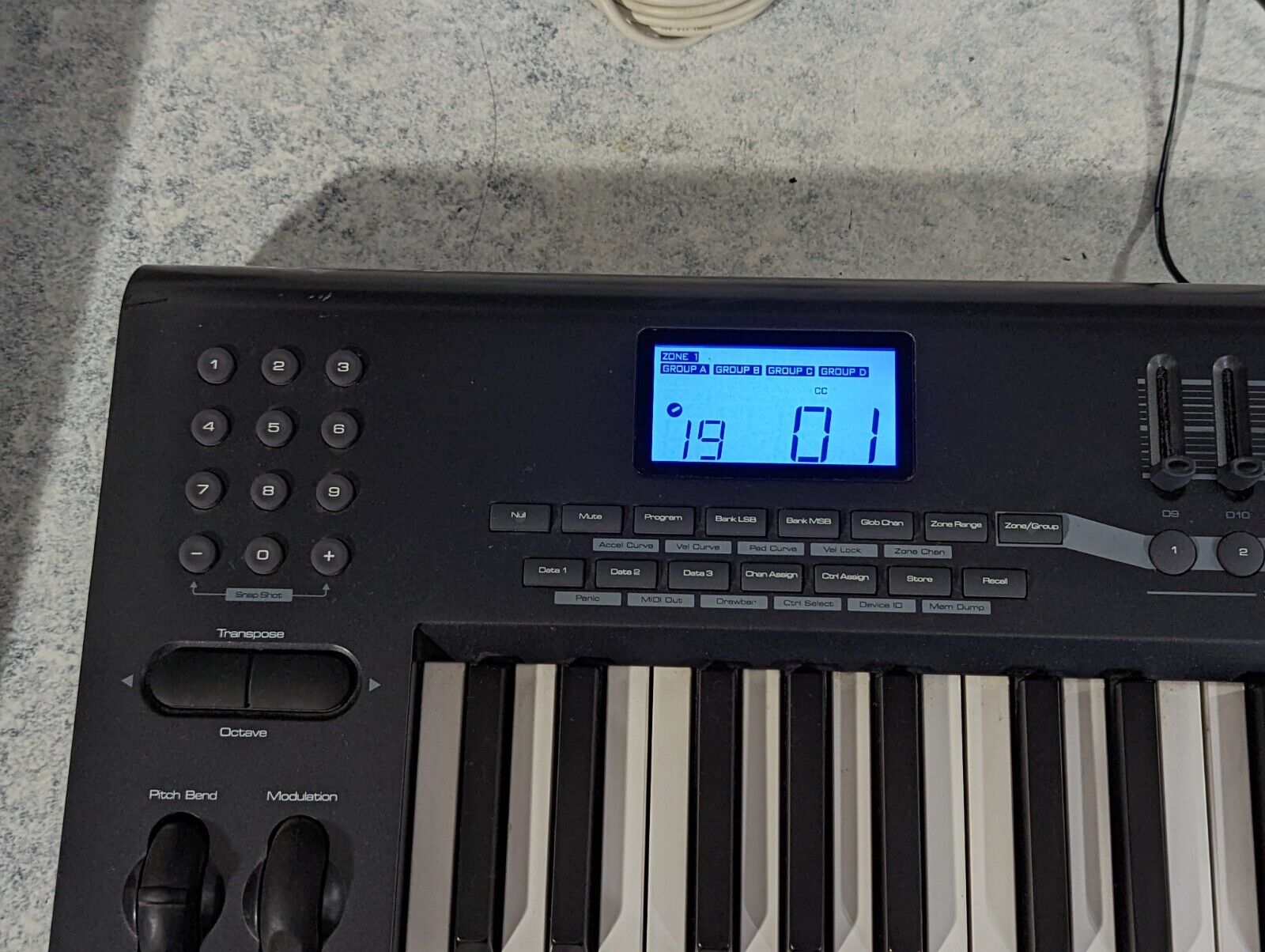 M-AUDIO Axiom 61 MIDI Keyboard Controller w/ Power Adapter and USB Cable TESTED - Fresh Stock Dated December 2025