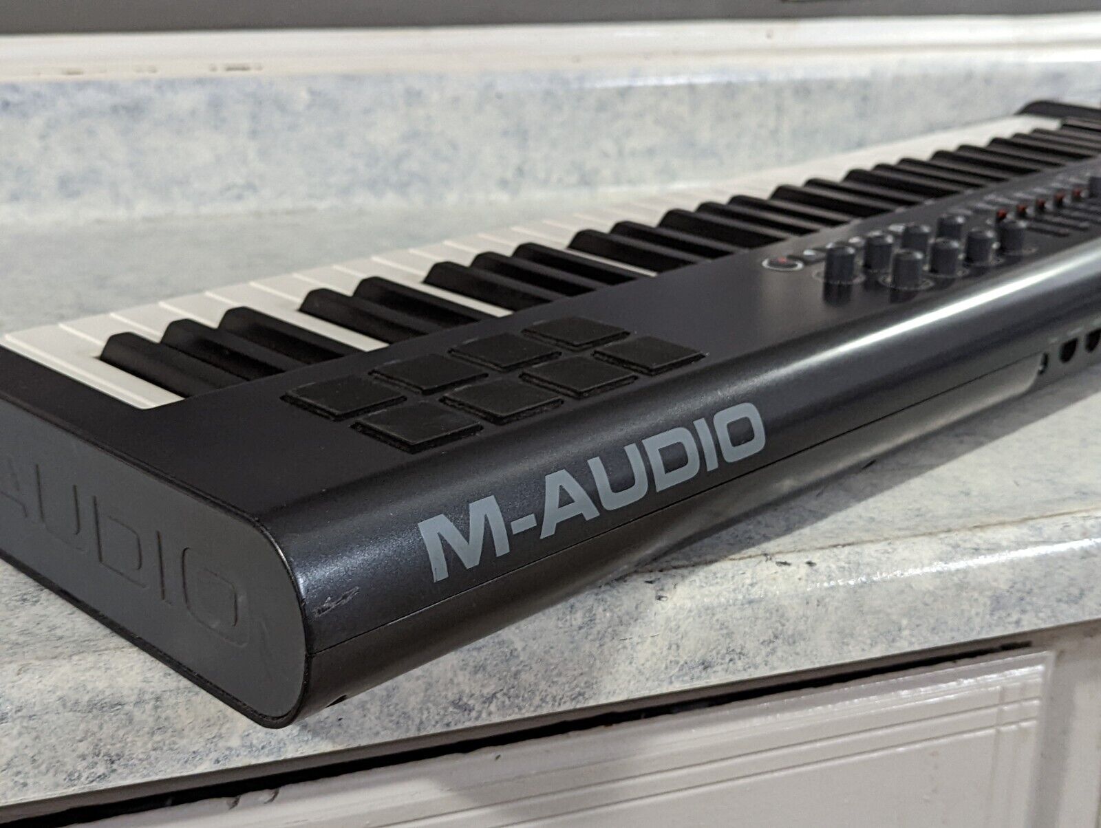 M-AUDIO Axiom 61 MIDI Keyboard Controller w/ Power Adapter and USB Cable TESTED - Fresh Stock Dated December 2025