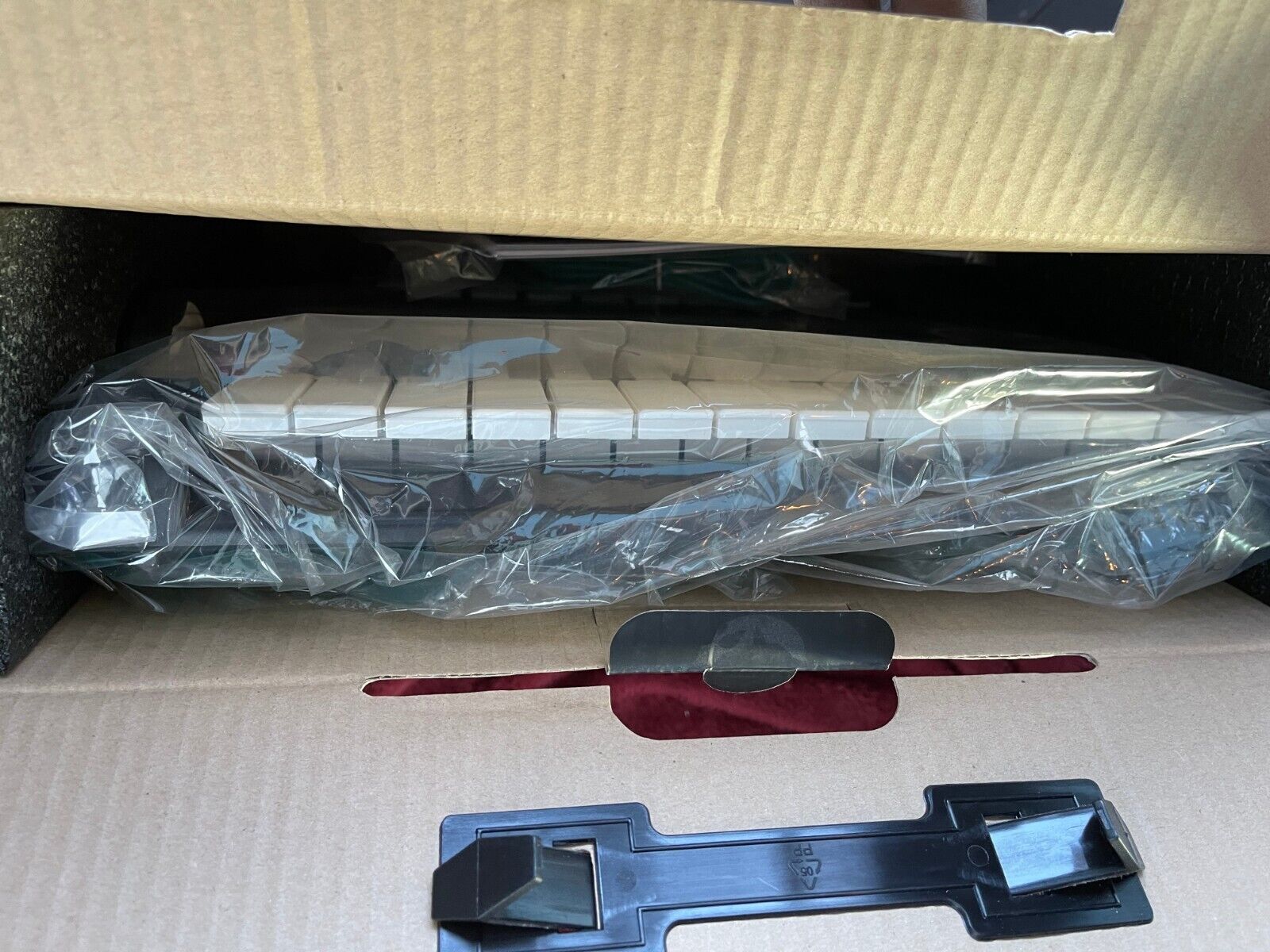 Novation Launch Key 25 Midi Controller - Fresh Stock Dated December 2025