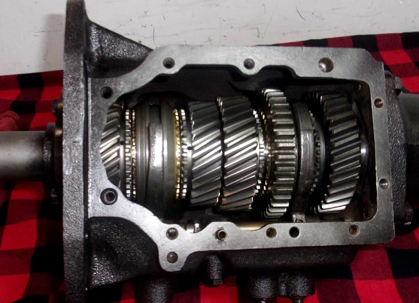 1970 FORD TOP LOADER 4 SPEED CLOSE 2.32 429 FAIRLANE REBUILT 10 x 31  RUG-AU - Fresh Stock Dated December 2025