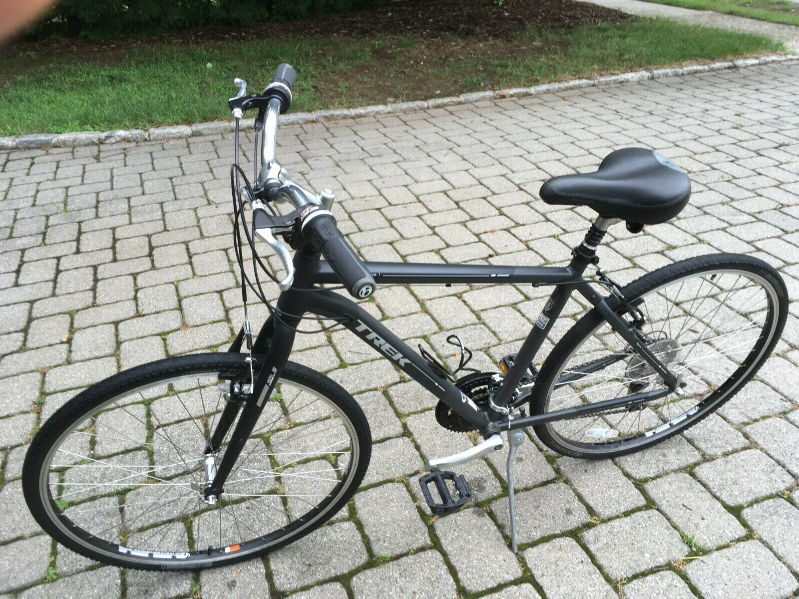 Trek Verve 1 mens bike mans large charcoal hybrid comfort bicycle - Fresh Stock Dated December 2025