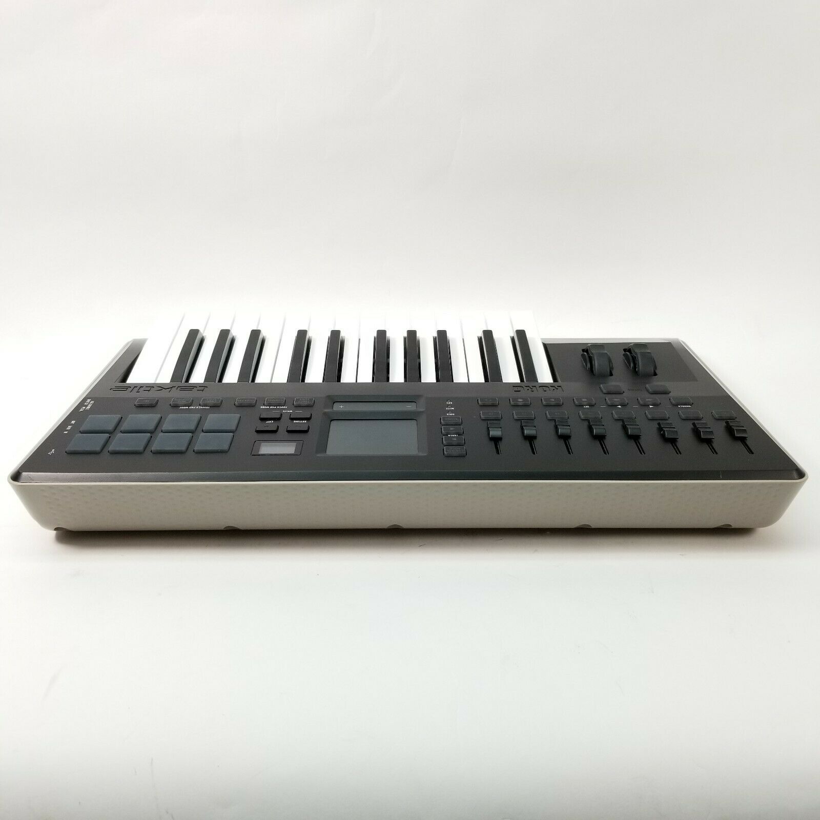 KORG taktile-25 USB Controller MIDI 25-Key DAW/Synthesizer Keyboard w/cable - Fresh Stock Dated December 2025