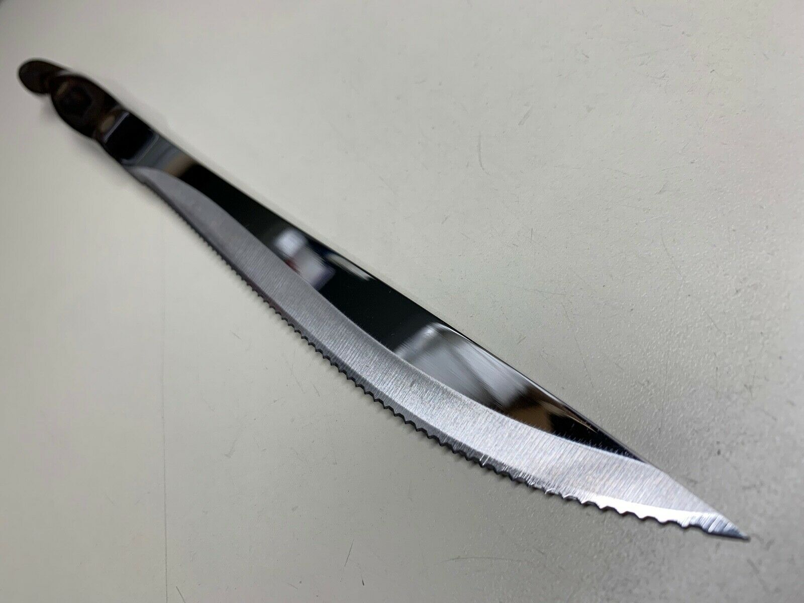 CUTCO CLASSIC HANDLE CARVER KNIFE 1723 USA **VERY NICE CONDITION** - Fresh Stock Dated January 2026