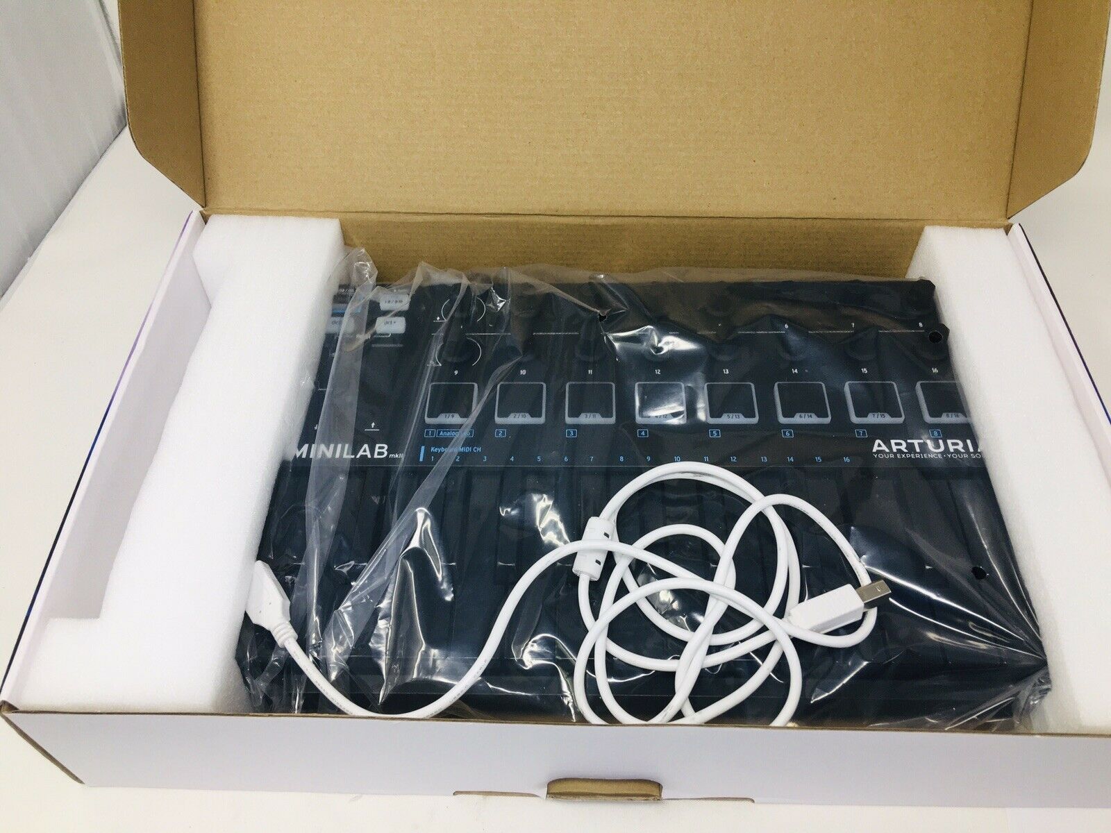 Arturia minilab mkii 25 slim-key controller - Fresh Stock Dated December 2025