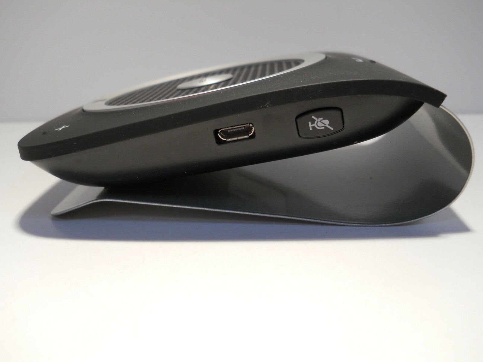 JABRA TOUR BLUETOOTH IN-CAR HANDSFREE SPEAKERPHONE (HFS101) - Fresh Stock Dated December 2025