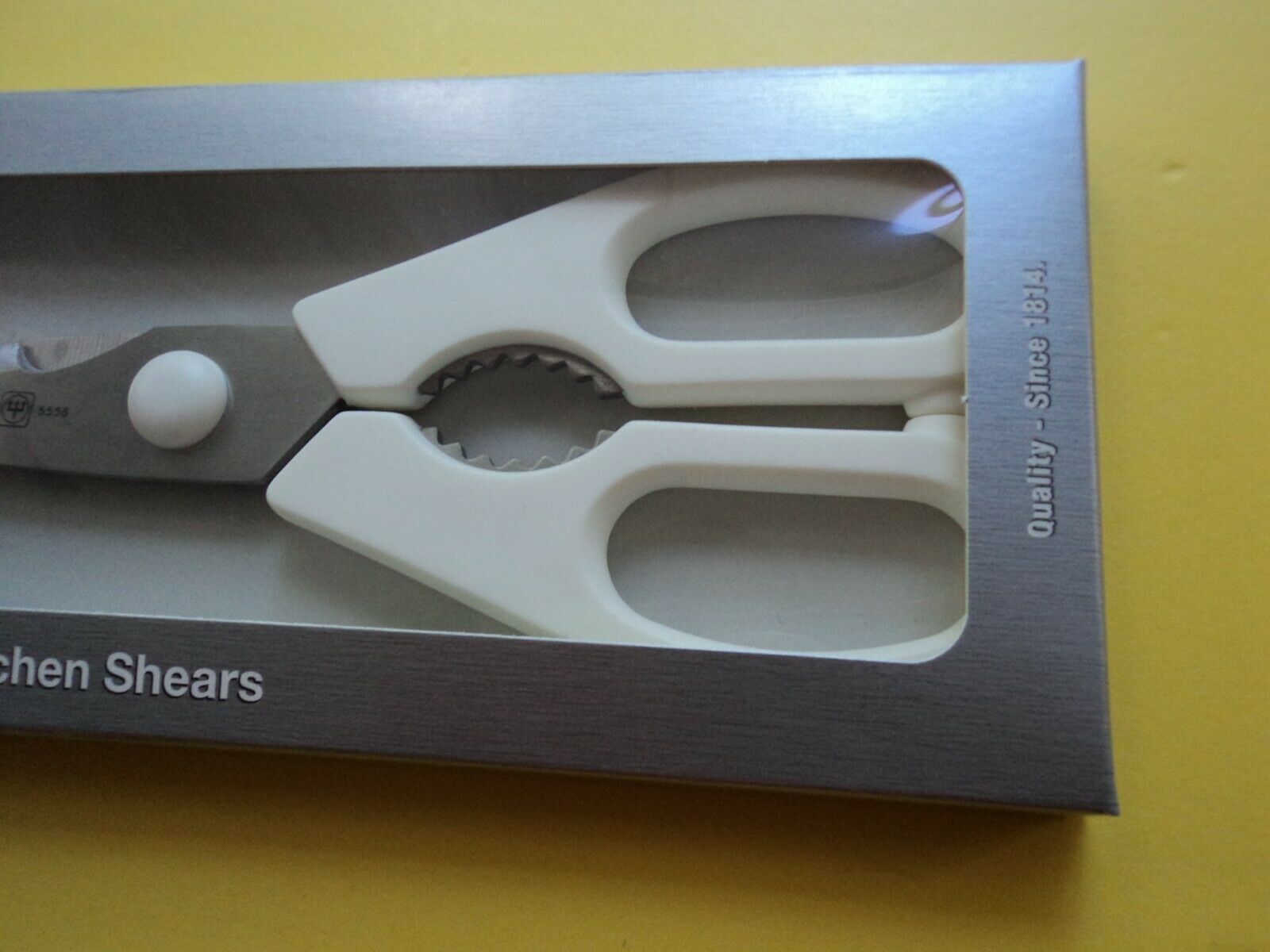 wusthof kitchen shear white color  come apart # 5558 brand   new in box - Fresh Stock Dated January 2026