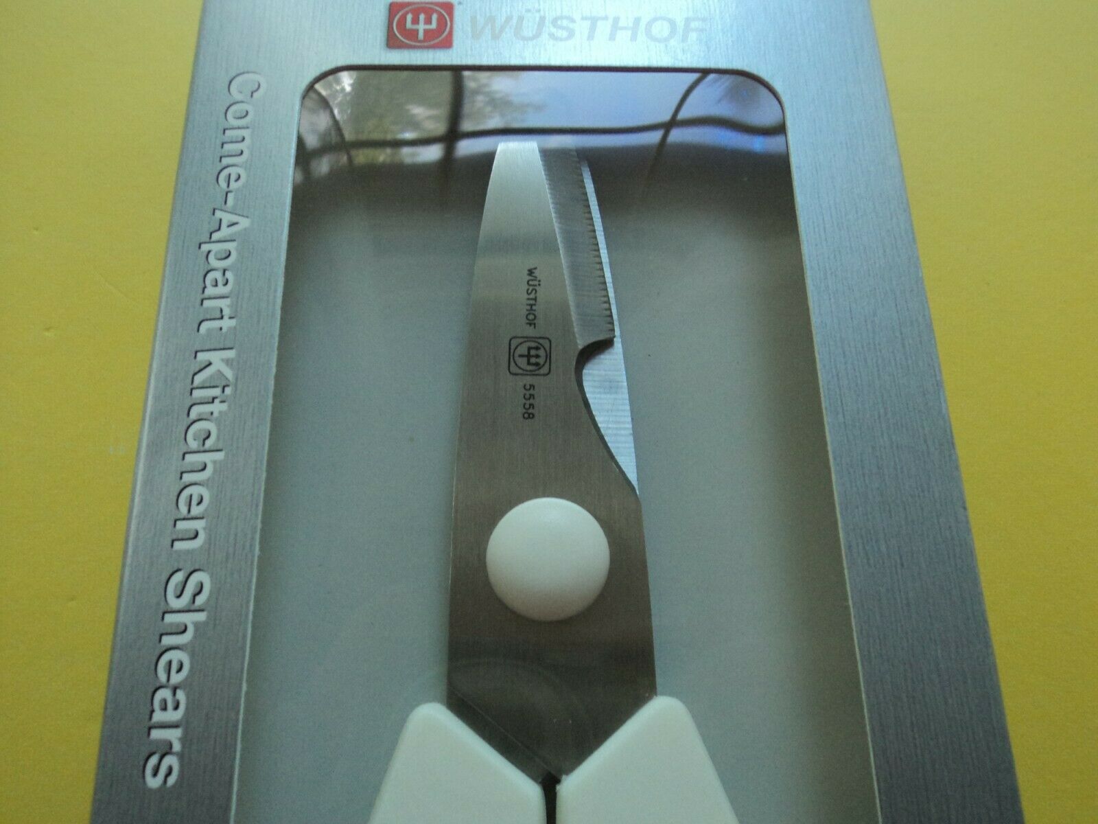 wusthof kitchen shear white color  come apart # 5558 brand   new in box - Fresh Stock Dated January 2026