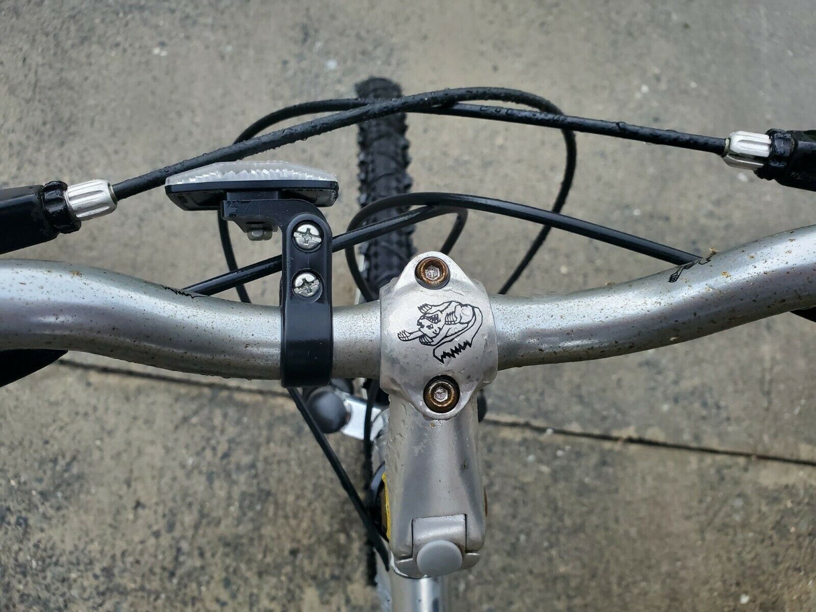 Mongoose MGX Mountain Bicycle 21 Speed - Fresh Stock Dated December 2025