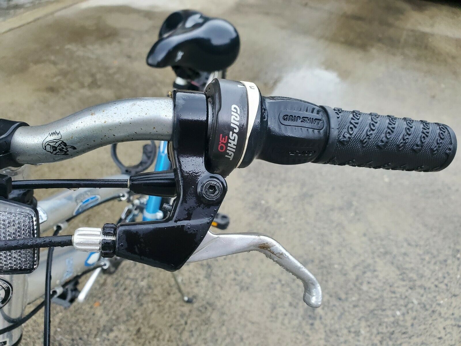 Mongoose MGX Mountain Bicycle 21 Speed - Fresh Stock Dated December 2025