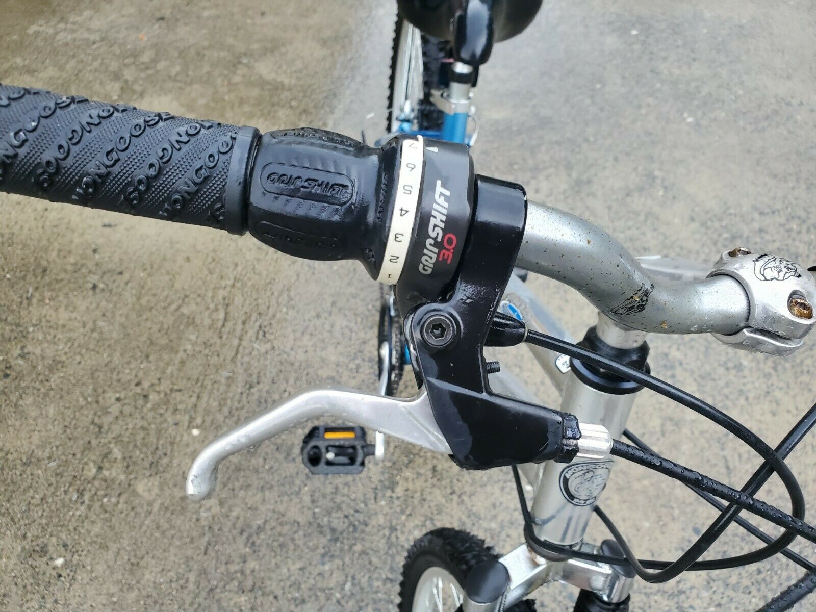 Mongoose MGX Mountain Bicycle 21 Speed - Fresh Stock Dated December 2025