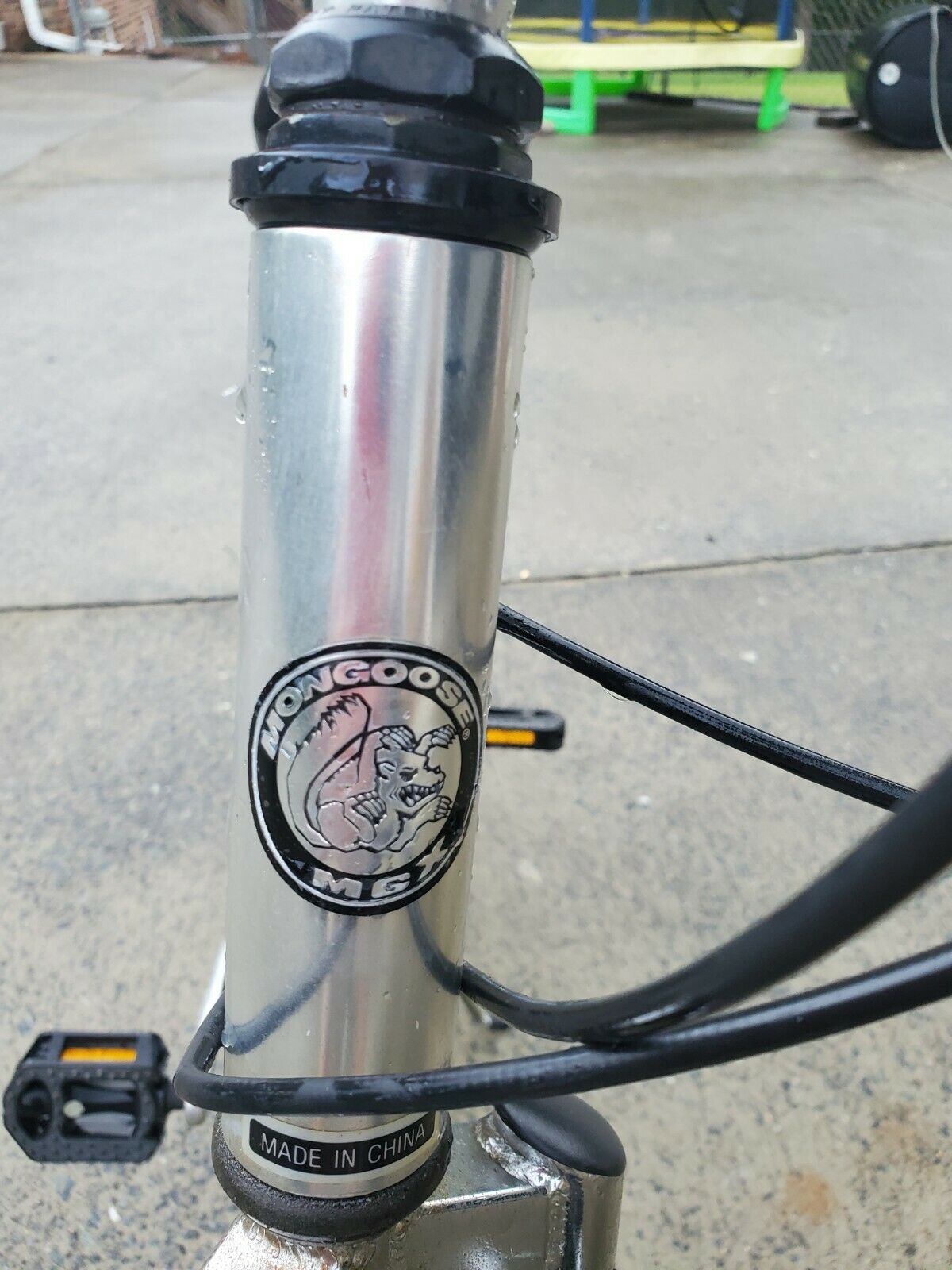 Mongoose MGX Mountain Bicycle 21 Speed - Fresh Stock Dated December 2025