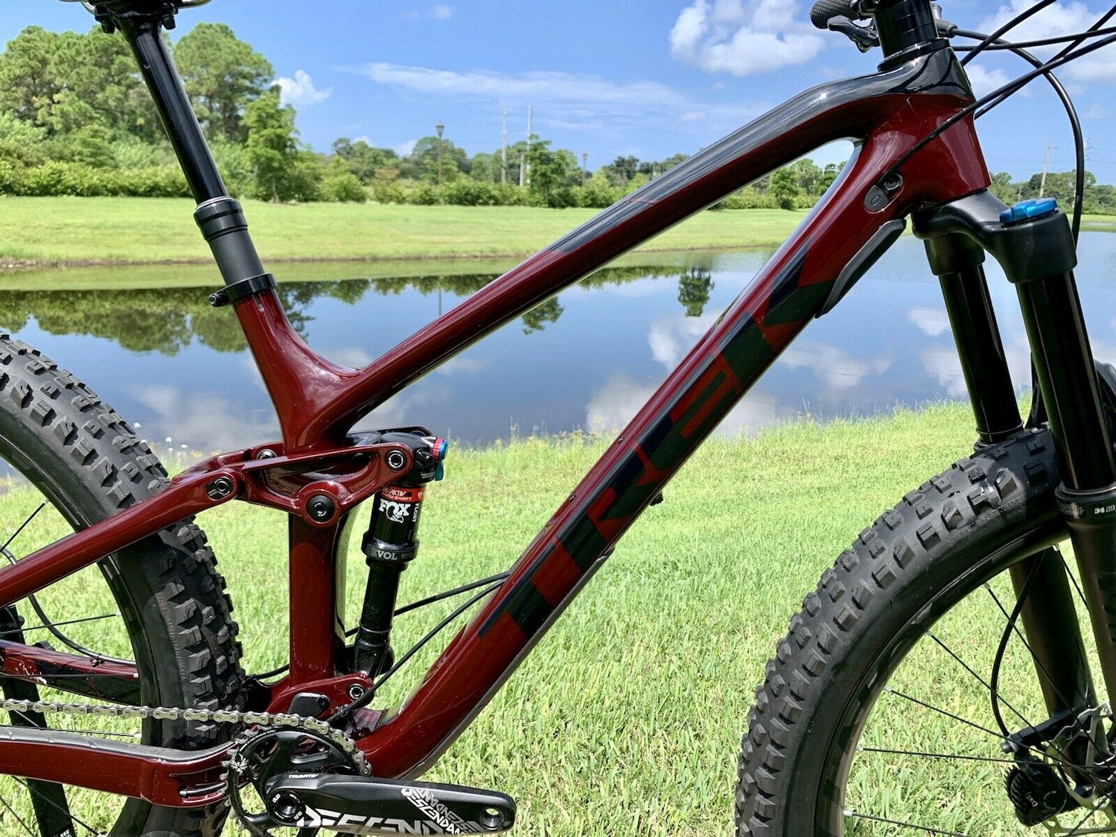 2019 Trek Fuel EX 9.8, 17.5”, 650b+/27.5” Upgraded Line Carbon 40 Wheels - Fresh Stock Dated December 2025