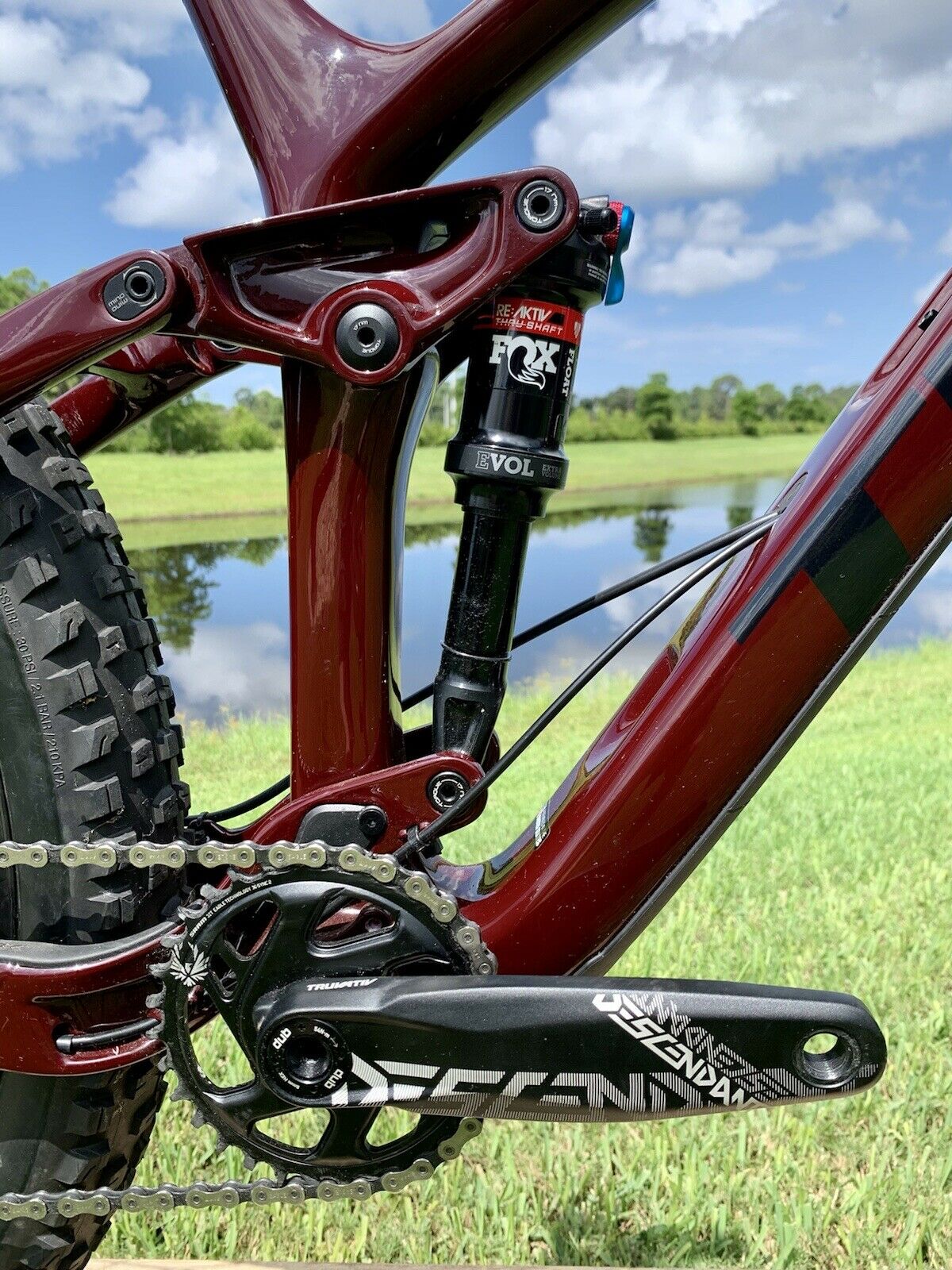 2019 Trek Fuel EX 9.8, 17.5”, 650b+/27.5” Upgraded Line Carbon 40 Wheels - Fresh Stock Dated December 2025