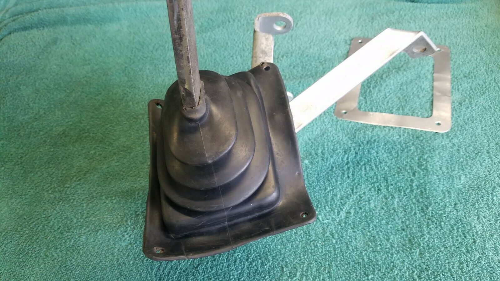 VINTAGE 1960's- 70's FENTON 3 SPEED SHIFTER W/MOUNT BOOT CHROME KNOB & PLATE - Fresh Stock Dated December 2025