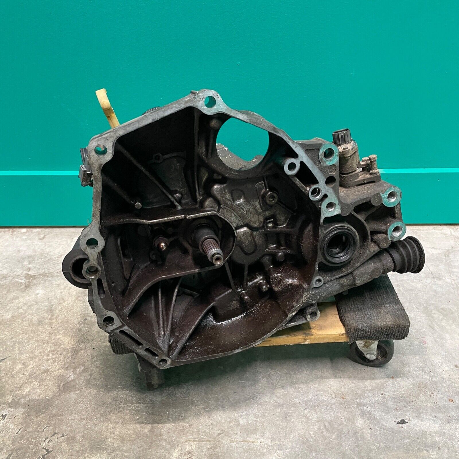 92-95 Honda Civic EX / SI Manual Transmission - 5 Speed - VTEC D16Z6 - Fresh Stock Dated December 2025