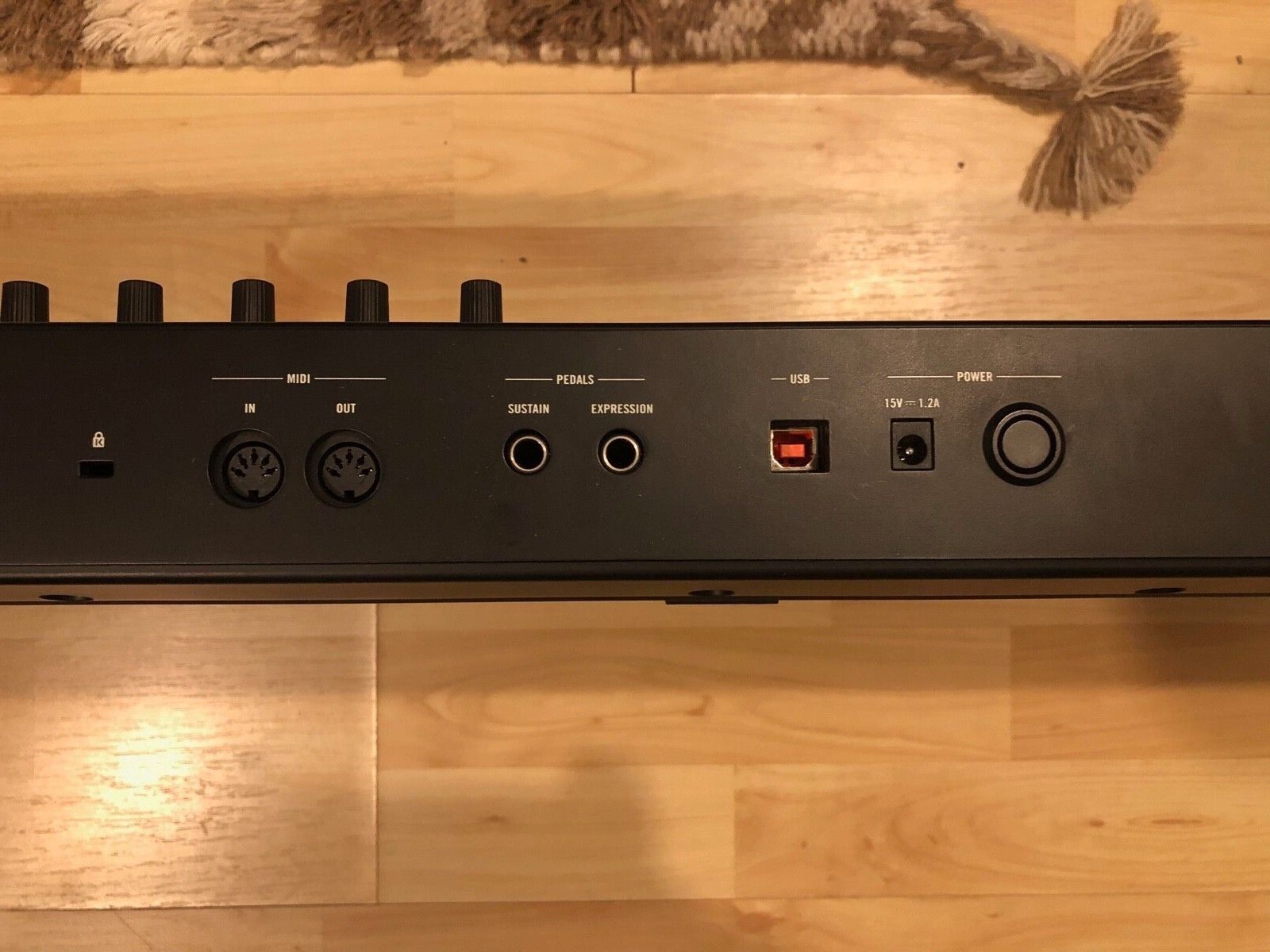 Native Instruments Komplete Kontrol S61 Keyboard Midi Controller Great Condition - Fresh Stock Dated December 2025