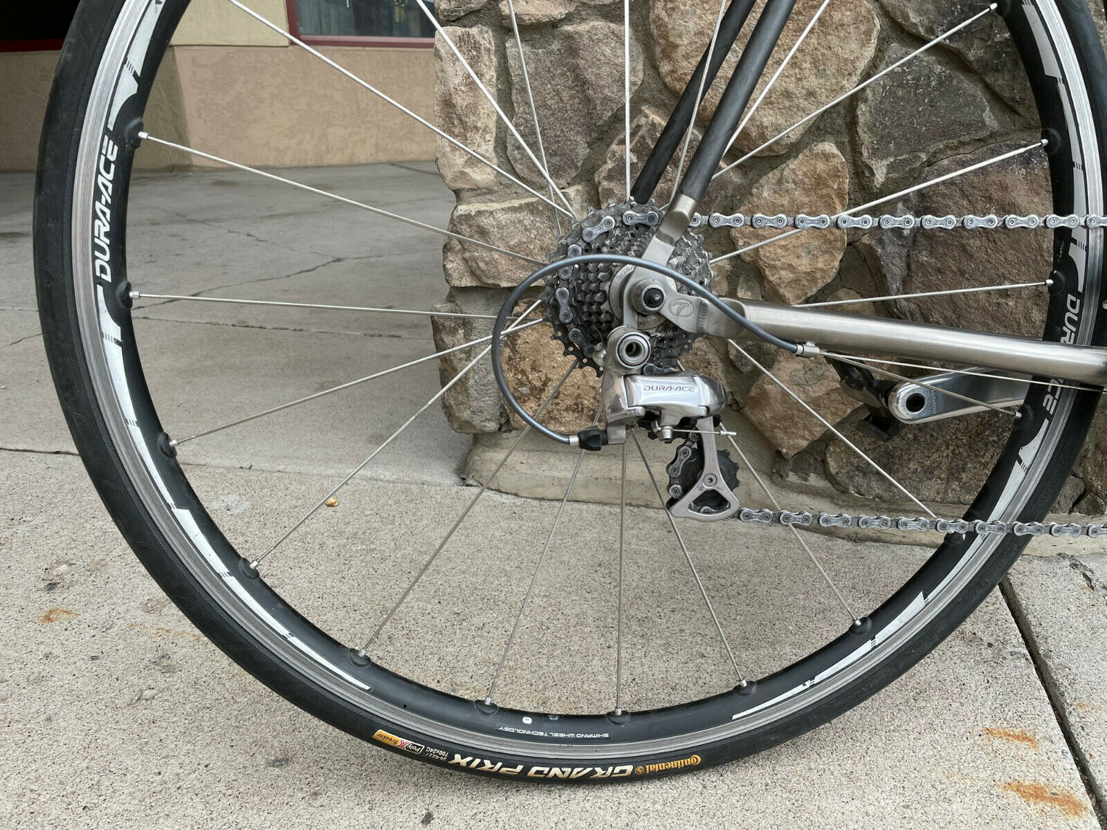 Seven Cycles - Elium SG Titanium / Carbon Road Bike - Dura-Ace - 59cm (C-T) - Fresh Stock Dated December 2025