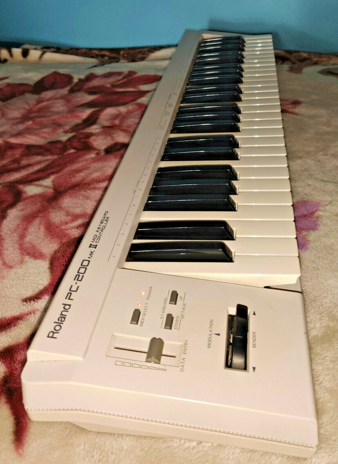 VINTAGE ROLAND PC-200 MK-II MIDI Ctrl Keyboard - Parts or Repair - Pre-Owned - Fresh Stock Dated December 2025