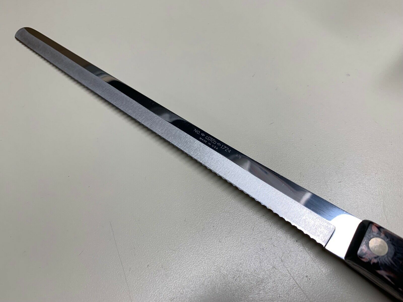 CUTCO classic 1724 slicer knife USA made *NICE* - Fresh Stock Dated January 2026