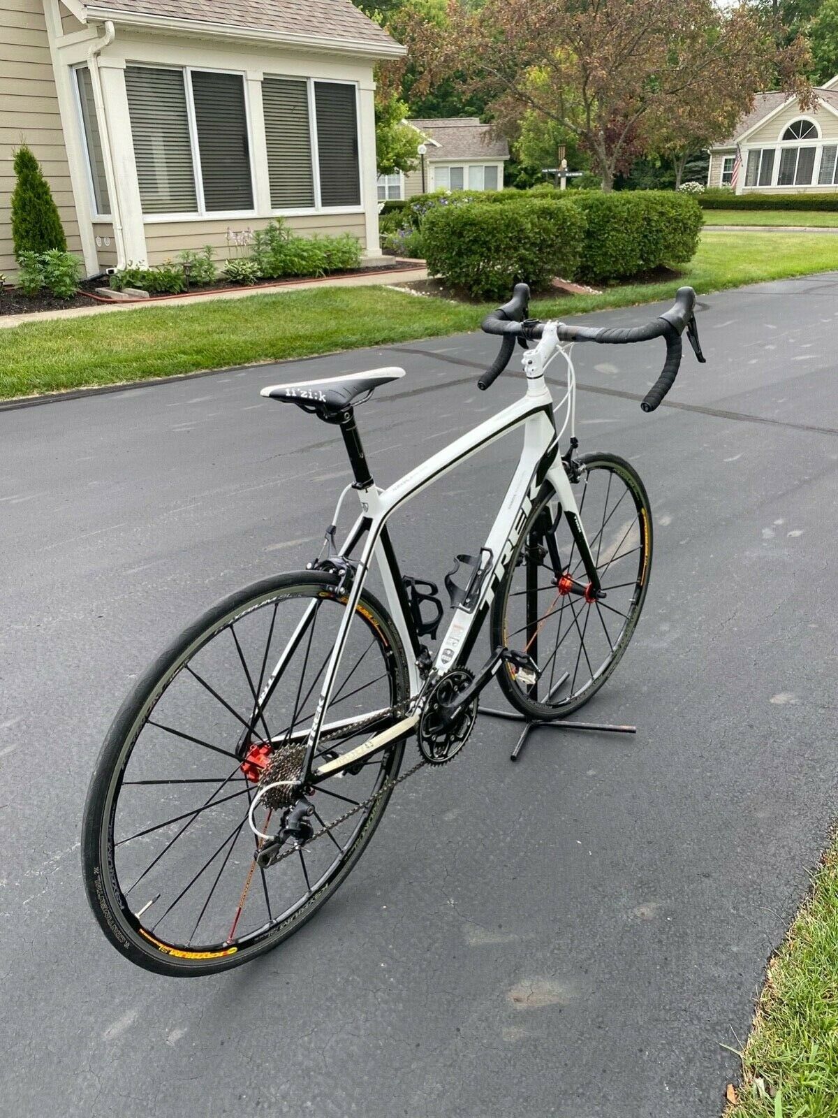 2014 trek Madone 4.3  56cm - Fresh Stock Dated December 2025