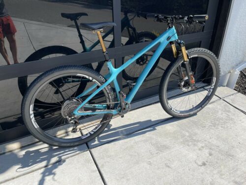 Yeti Arc, Enve M525 - Fresh Stock Dated December 2025