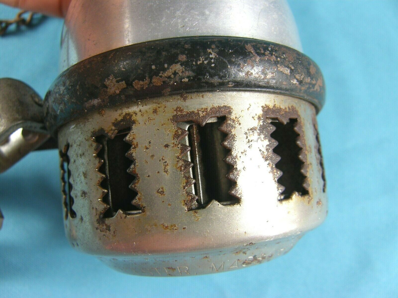 Vntg Persons Majestic MFG CO Worcester Mass Bicycle Siren w/Bracket & Chain USA - Fresh Stock Dated December 2025