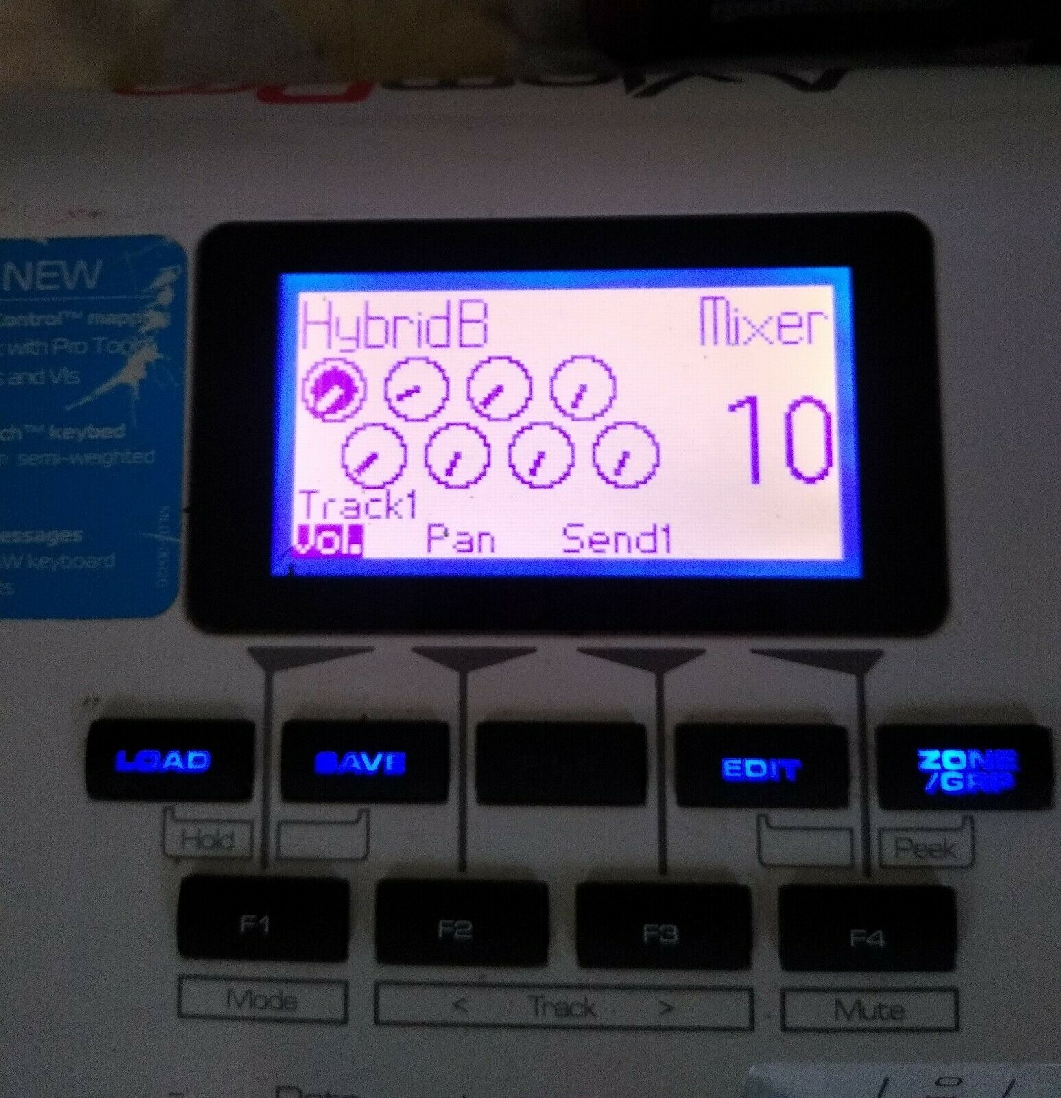 White Axiom pro 25 m audioAdvanced 25-Key USB MIDI Controller with HyperControl - Fresh Stock Dated December 2025