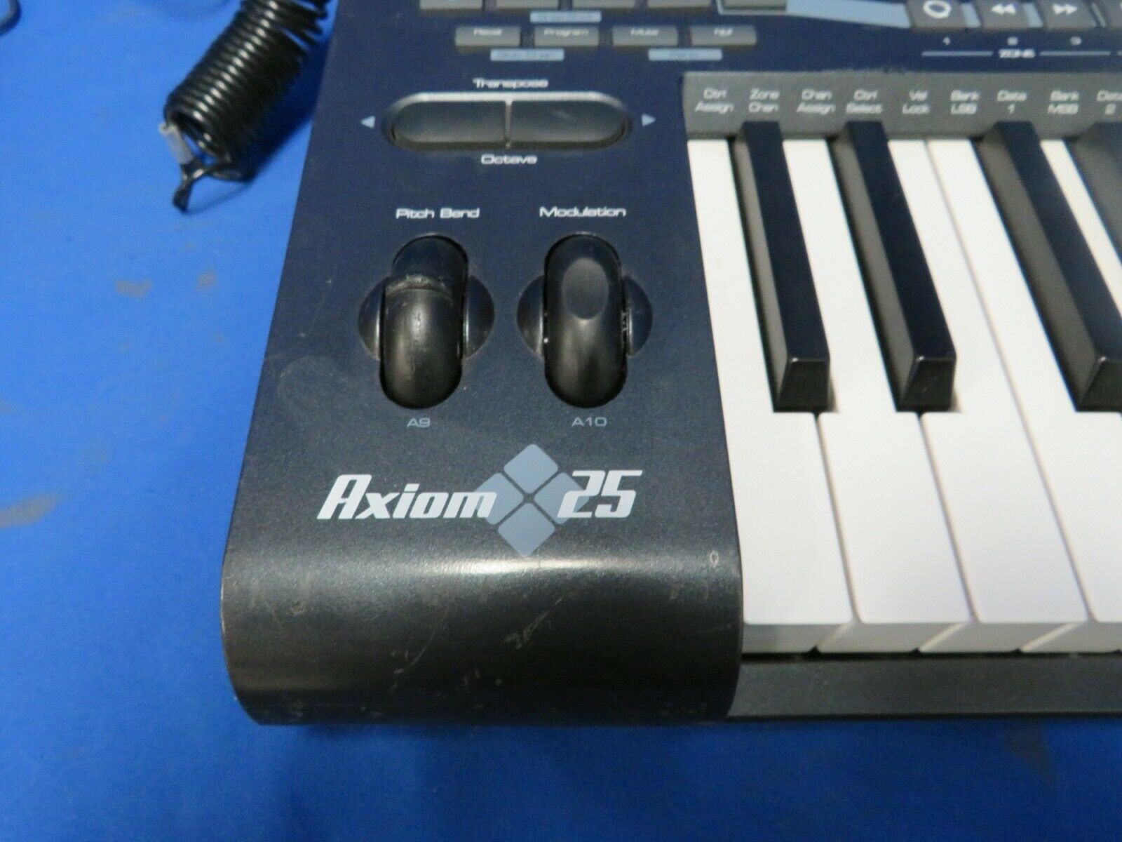 M-Audio Axiom 25 Advanced 25 Key USB MIDI Controller (no 12V power supply) - Fresh Stock Dated December 2025