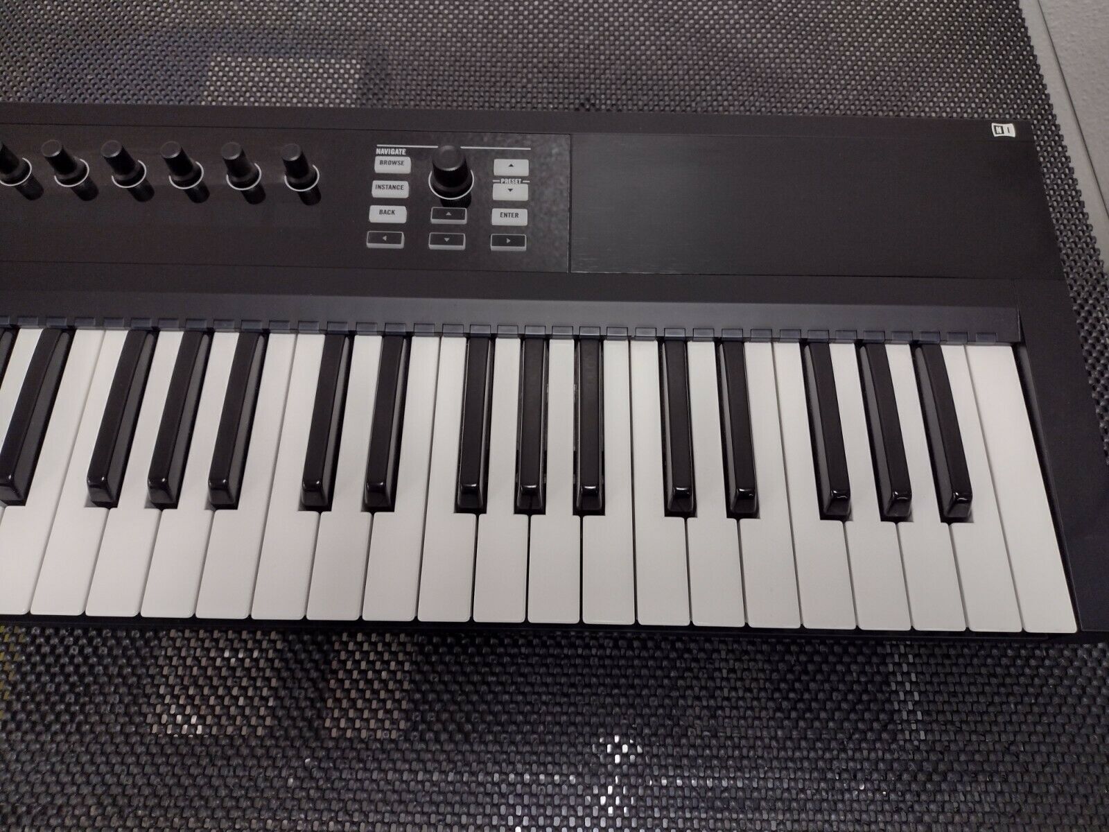 Native Instruments Komplete Kontrol S61 61 Key Keyboard Controller - Fresh Stock Dated December 2025