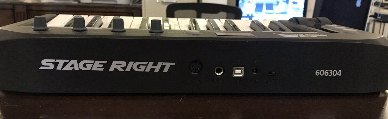 Monoprice Stage Right Midi Keyboard Controller, Black, 25 Key, with power supply - Fresh Stock Dated December 2025