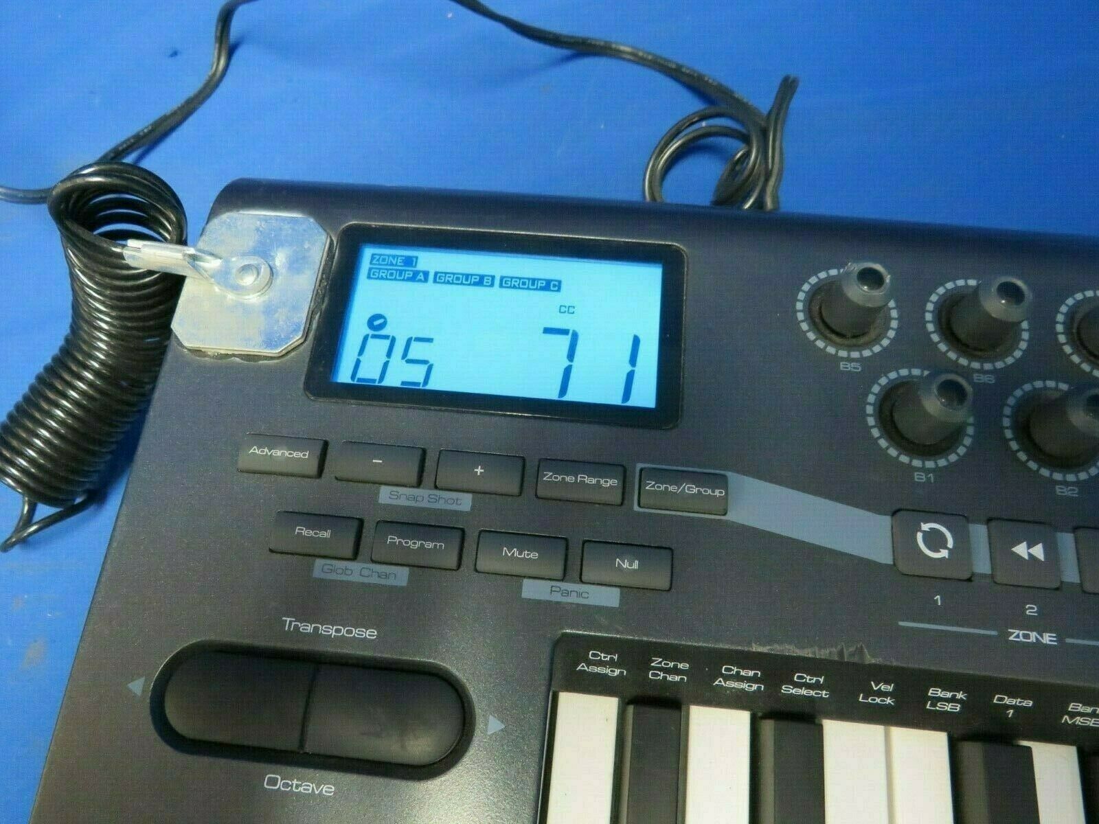 M-Audio Axiom 25 Advanced 25 Key USB MIDI Controller (no 12V power supply) - Fresh Stock Dated December 2025