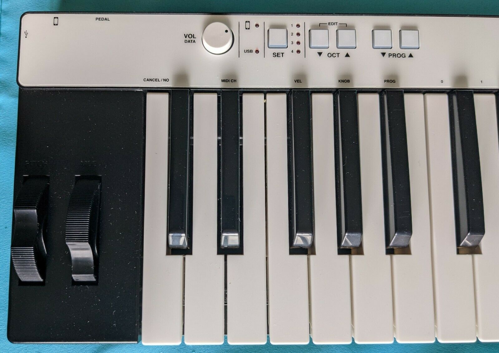iRig Keys PRO 37 KEY IK Multimedia iPad iPhone Keyboard MiDi Controller - Fresh Stock Dated December 2025