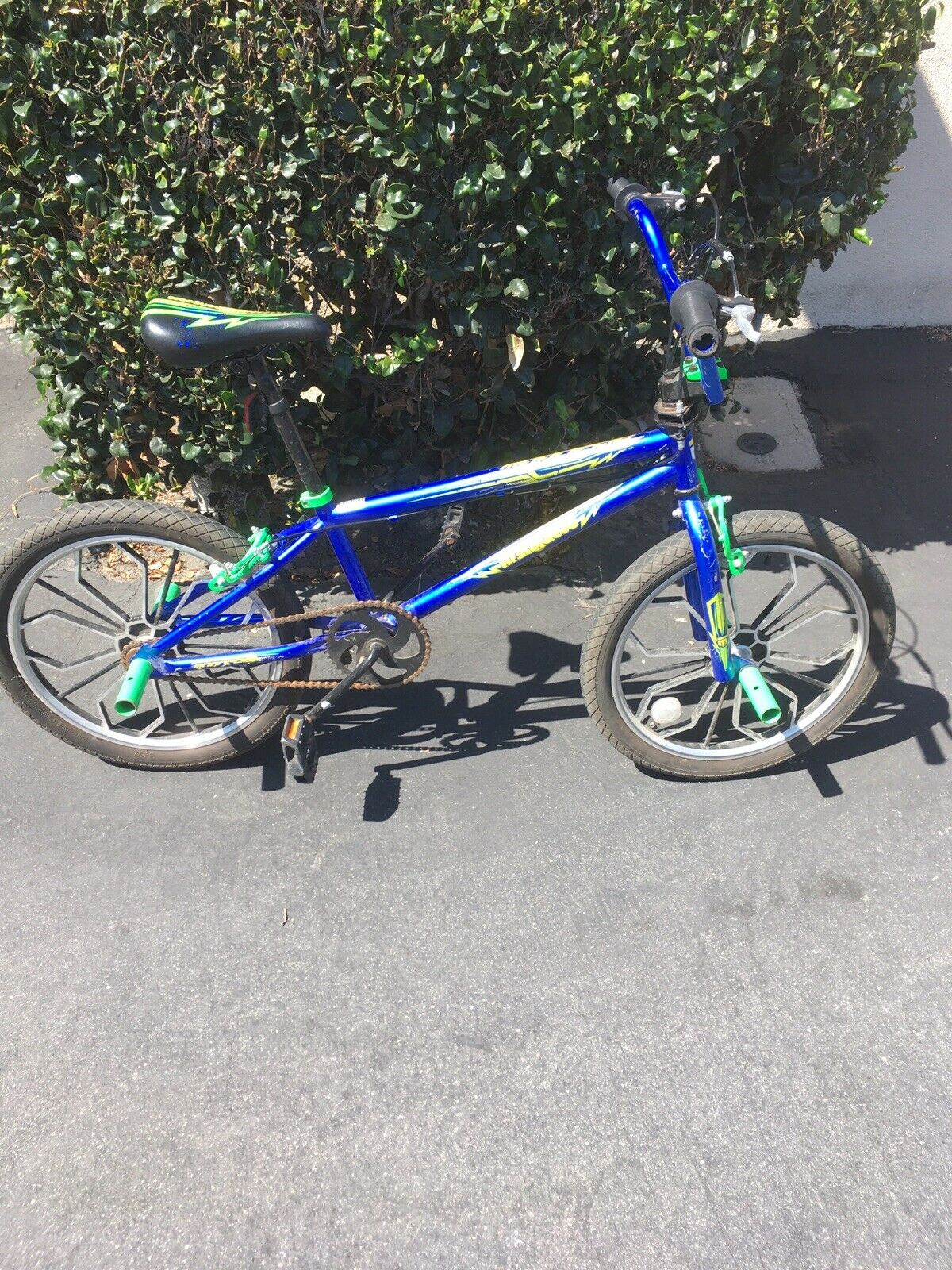 Local Pick Up Only. Mongoose Magnetic BMX Bike Bicycle Good - Fresh Stock Dated January 2026