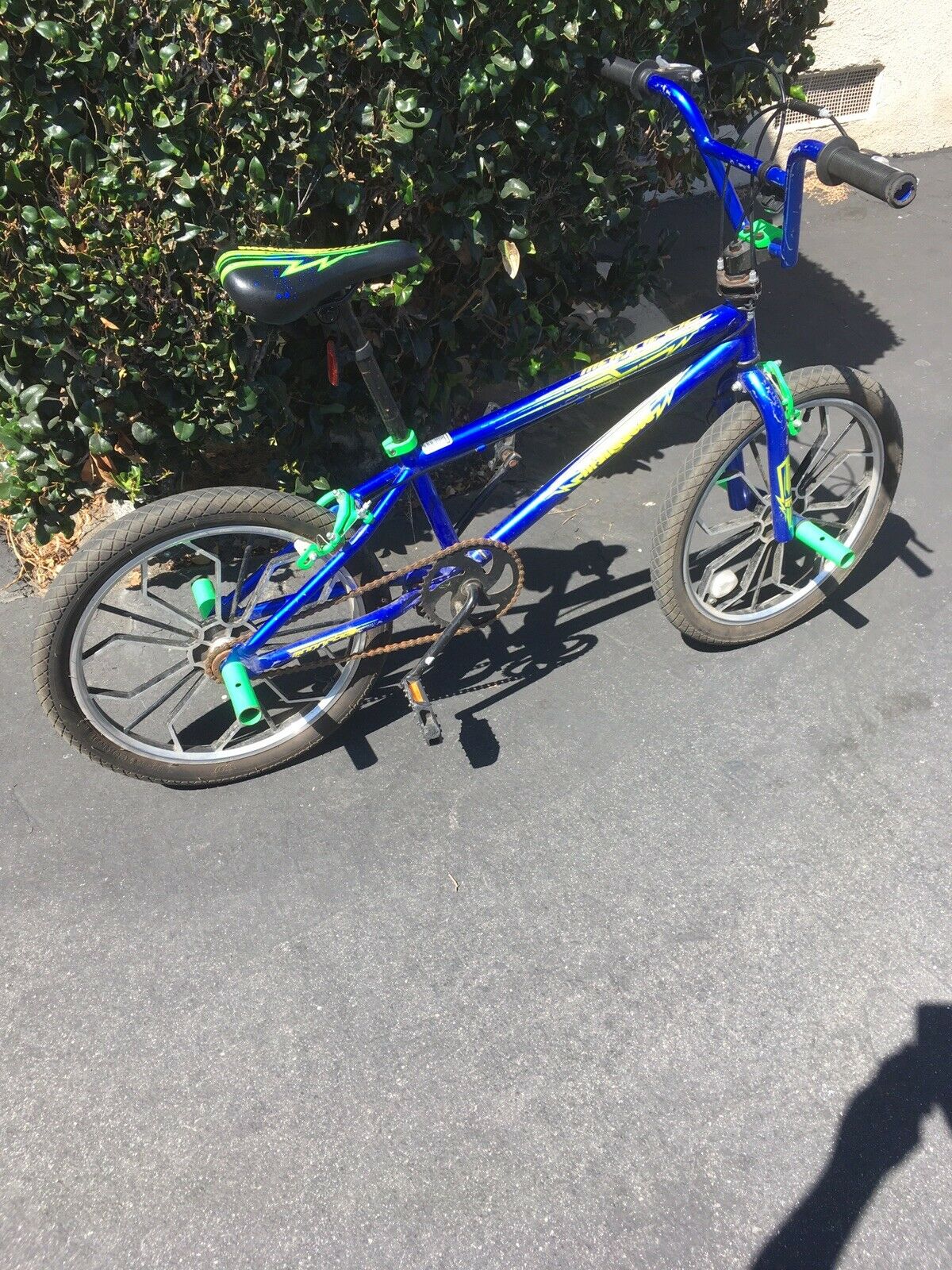 Local Pick Up Only. Mongoose Magnetic BMX Bike Bicycle Good - Fresh Stock Dated January 2026