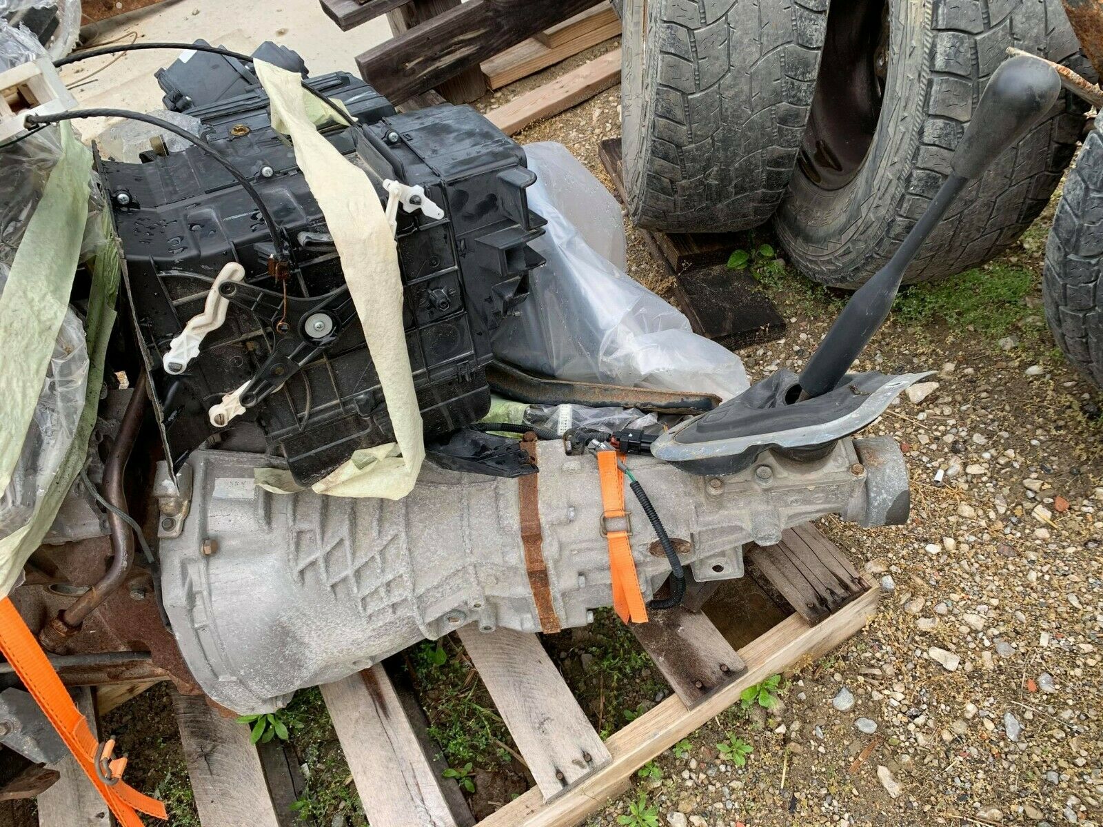 '04 Nissan Frontier 2wd 2.5L 5 speed Manual Transmission w/ Computer and Harness - Fresh Stock Dated December 2025