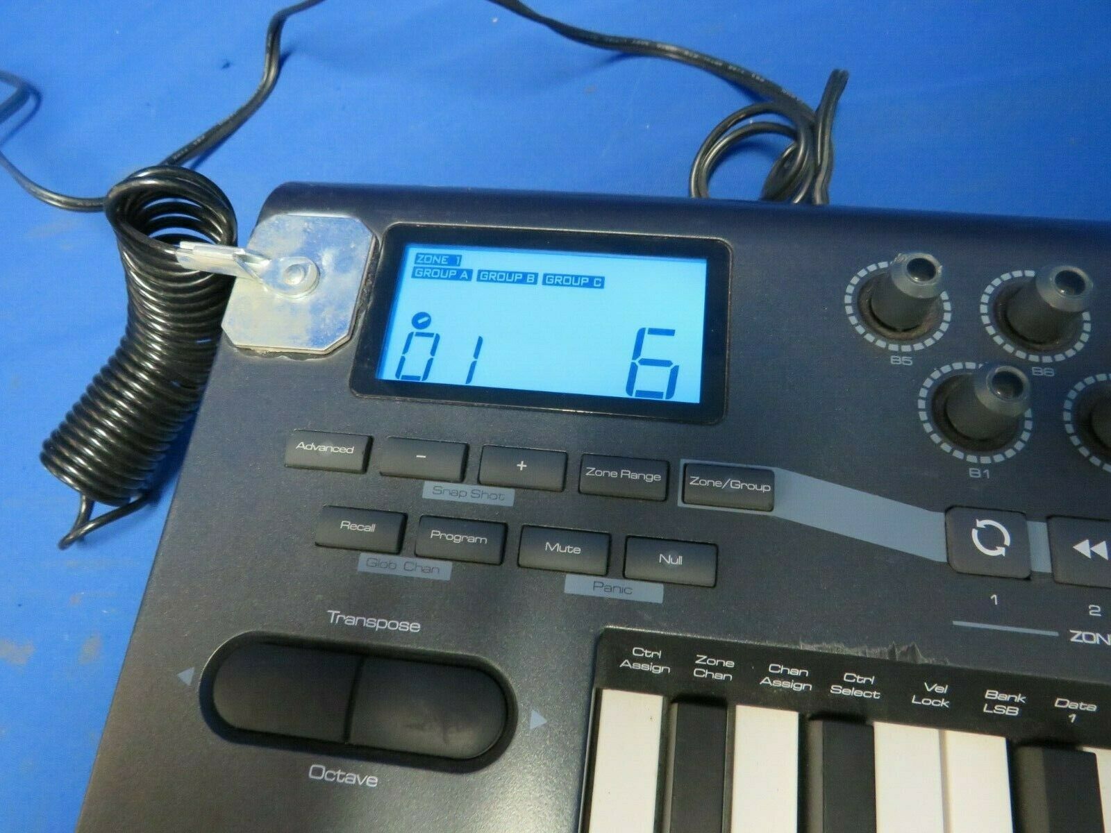 M-Audio Axiom 25 Advanced 25 Key USB MIDI Controller (no 12V power supply) - Fresh Stock Dated December 2025