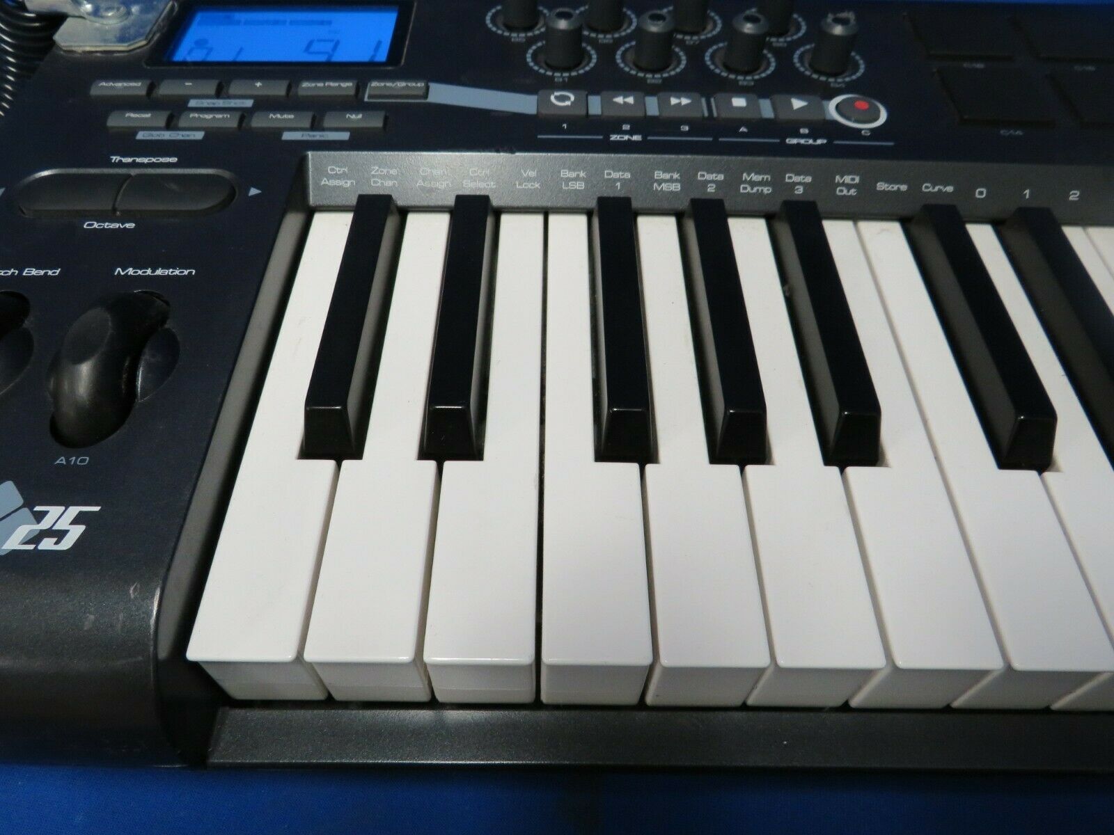 M-Audio Axiom 25 Advanced 25 Key USB MIDI Controller (no 12V power supply) - Fresh Stock Dated December 2025