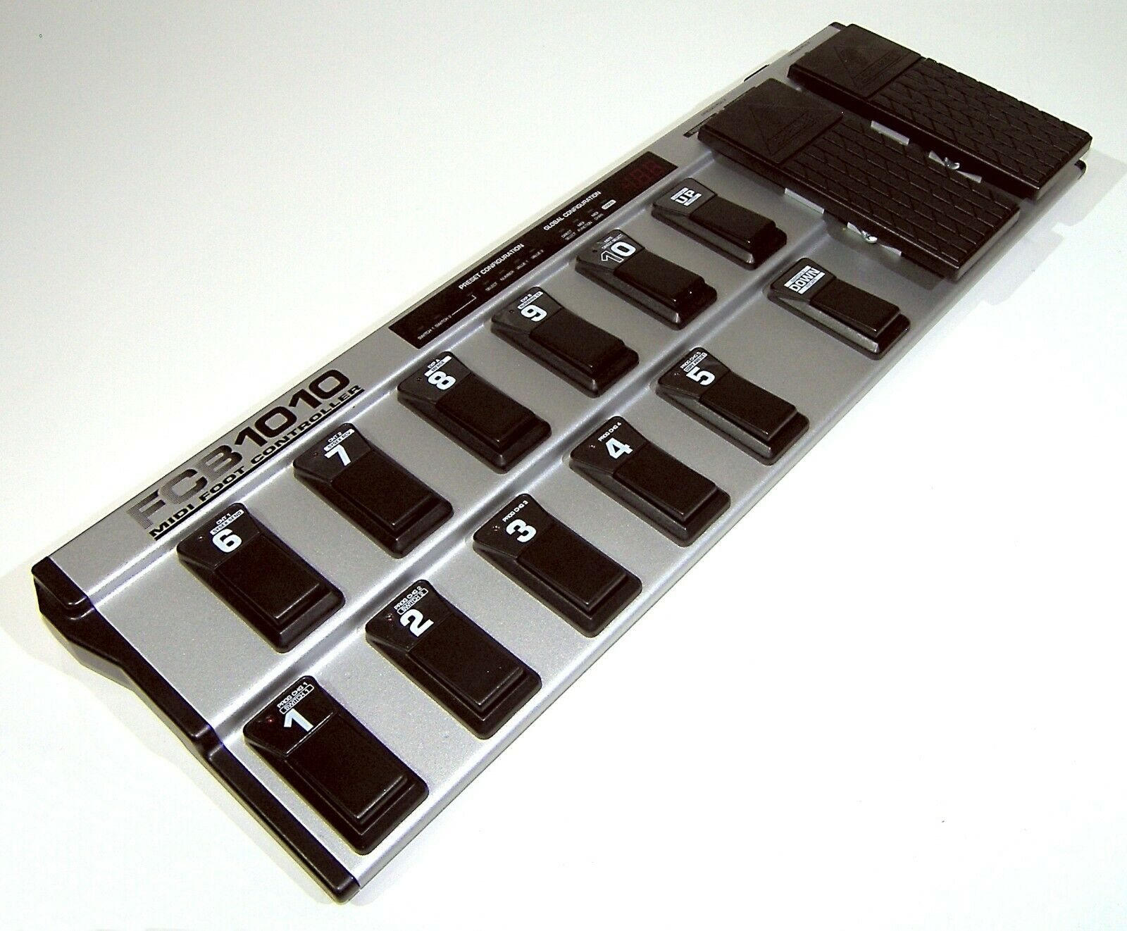 🔥【NEW in BOX】Behringer FCB1010 Ultra-Flexible MIDI Foot Controller💥GUARANTY - Fresh Stock Dated December 2025