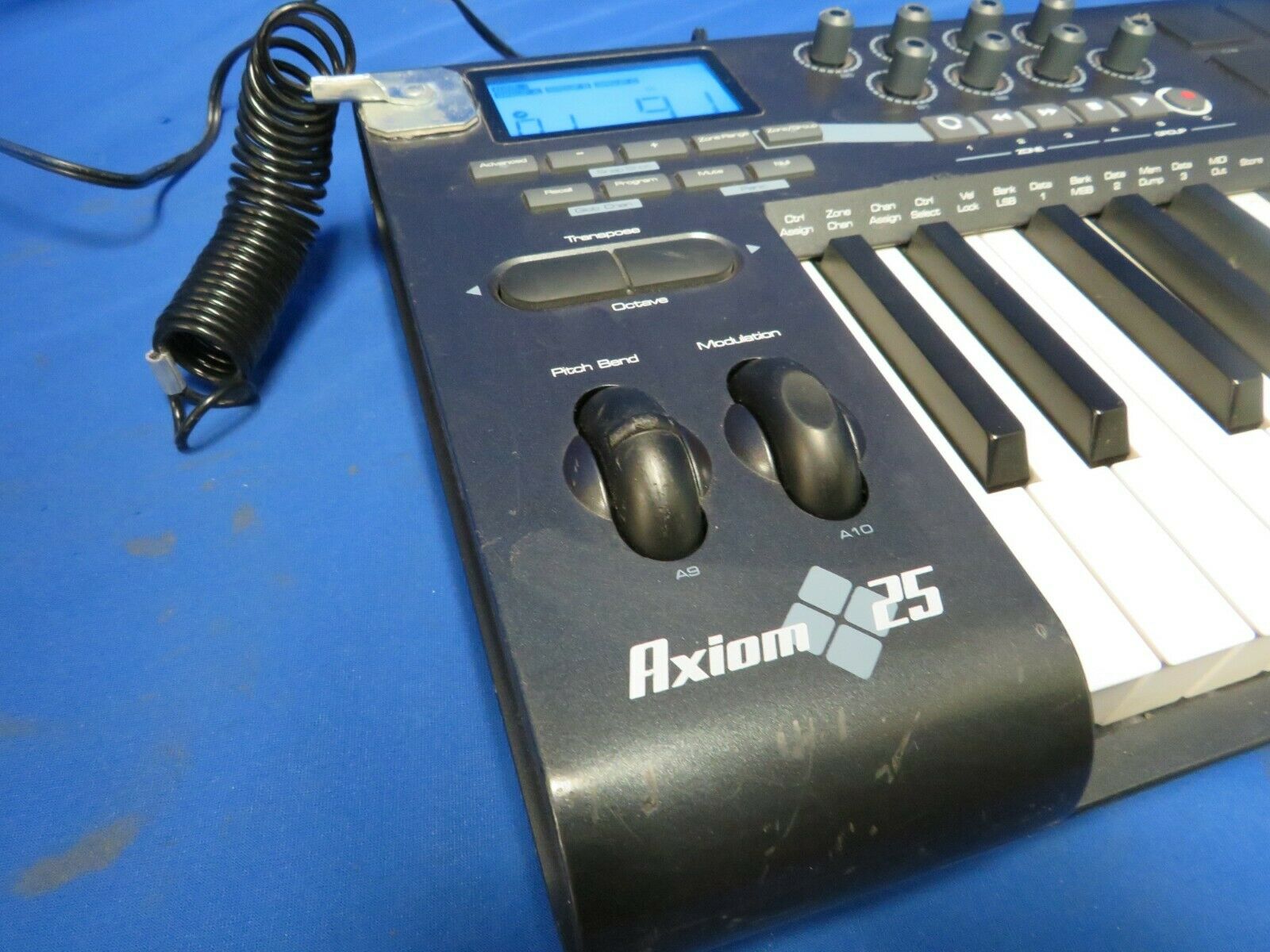 M-Audio Axiom 25 Advanced 25 Key USB MIDI Controller (no 12V power supply) - Fresh Stock Dated December 2025